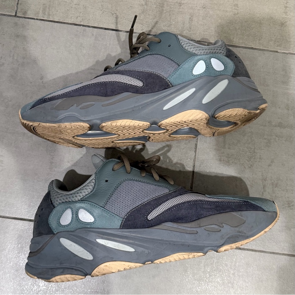 adidas Yeezy Boost 700 sneakers-  Teal Blue